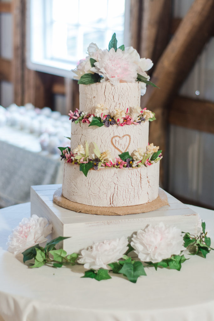 rustic inspired wedding cake