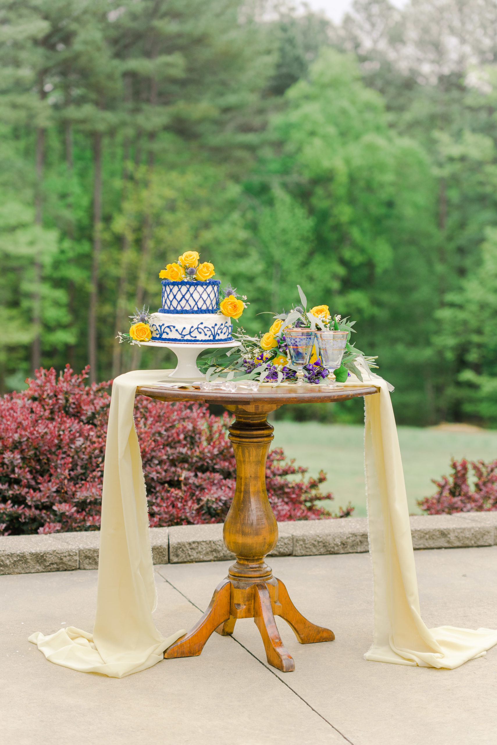 wedding cake tablescape for styled shoot outdoors