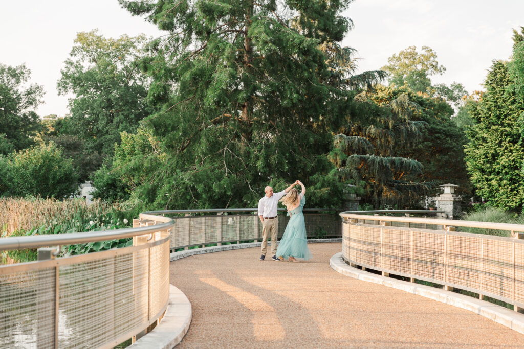 couple dancing at Lewis Ginter Botanical Garden