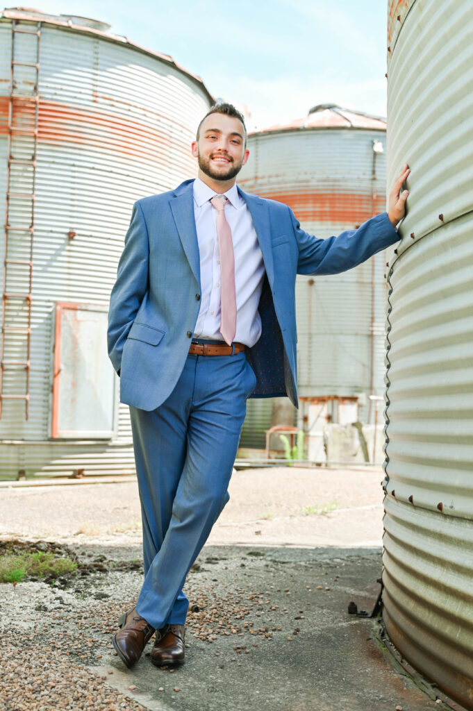 groom portrait