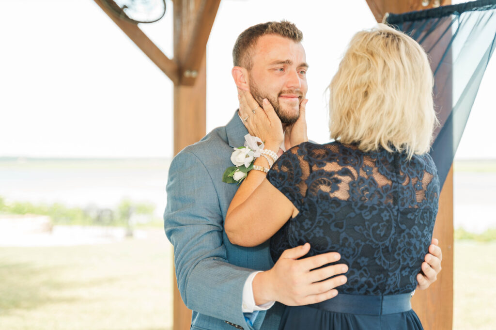 groom with mom