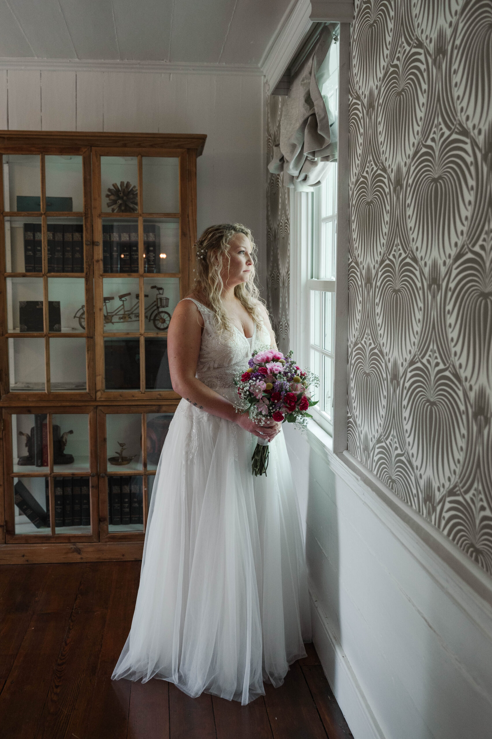 Bride waiting for first look