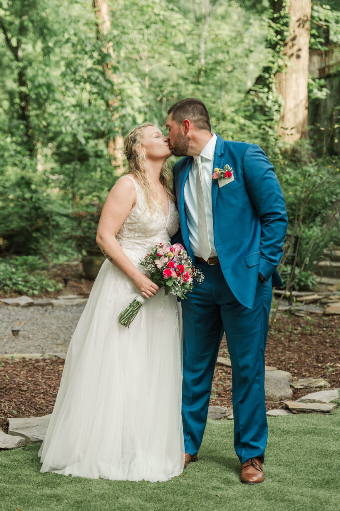 Bride and groom portraits at the historic Robertson Homestead 