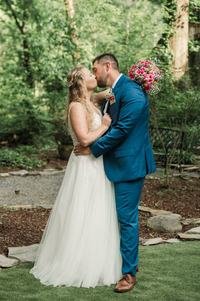 Bride and groom portraits at the historic Robertson Homestead 