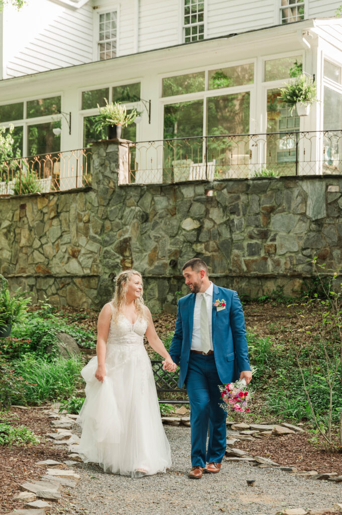 Bride and groom portraits at the historic Robertson Homestead 