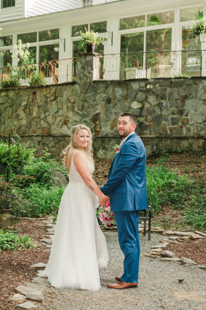 Bride and groom portraits at the historic Robertson Homestead 