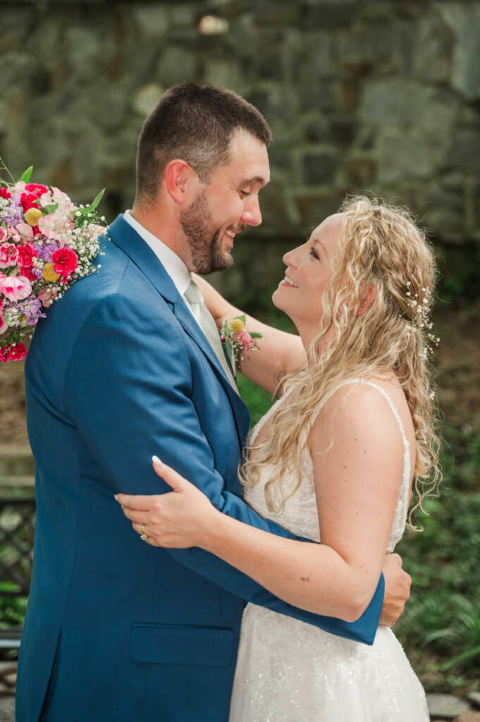 Bride and groom portraits at the historic Robertson Homestead 