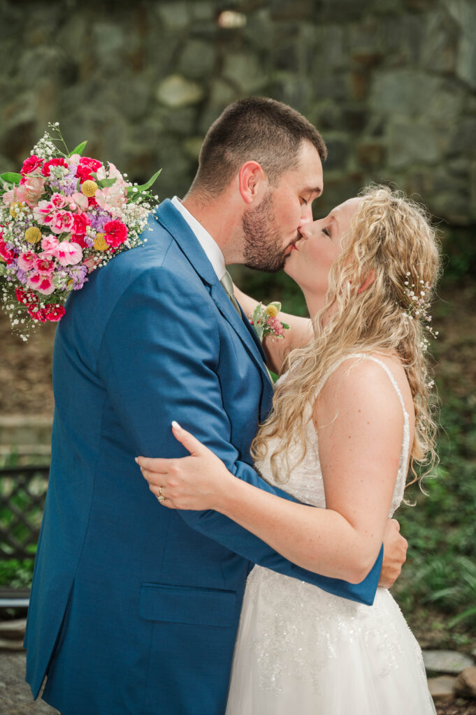 Bride and groom portraits at the historic Robertson Homestead 