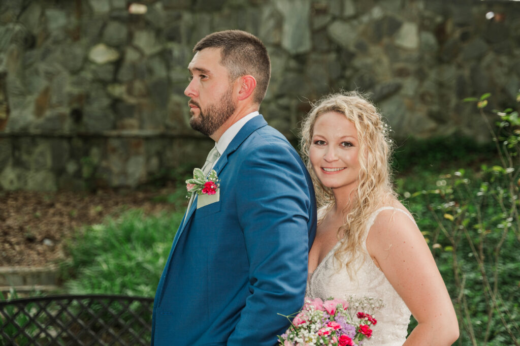 Bride and groom portraits at the historic Robertson Homestead 