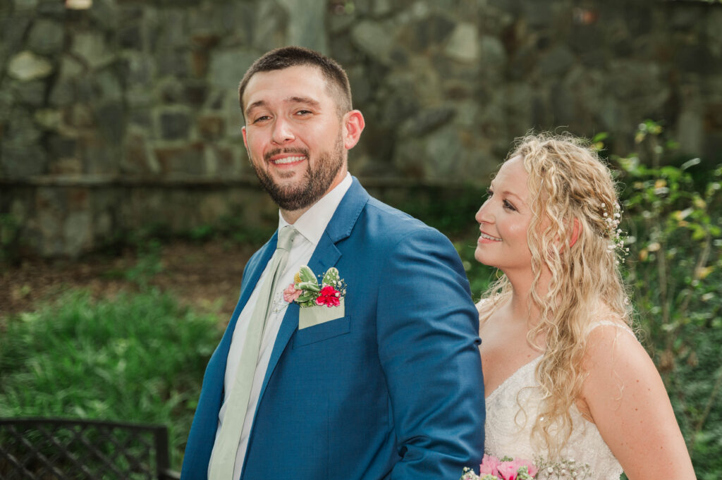 Bride and groom portraits at the historic Robertson Homestead 