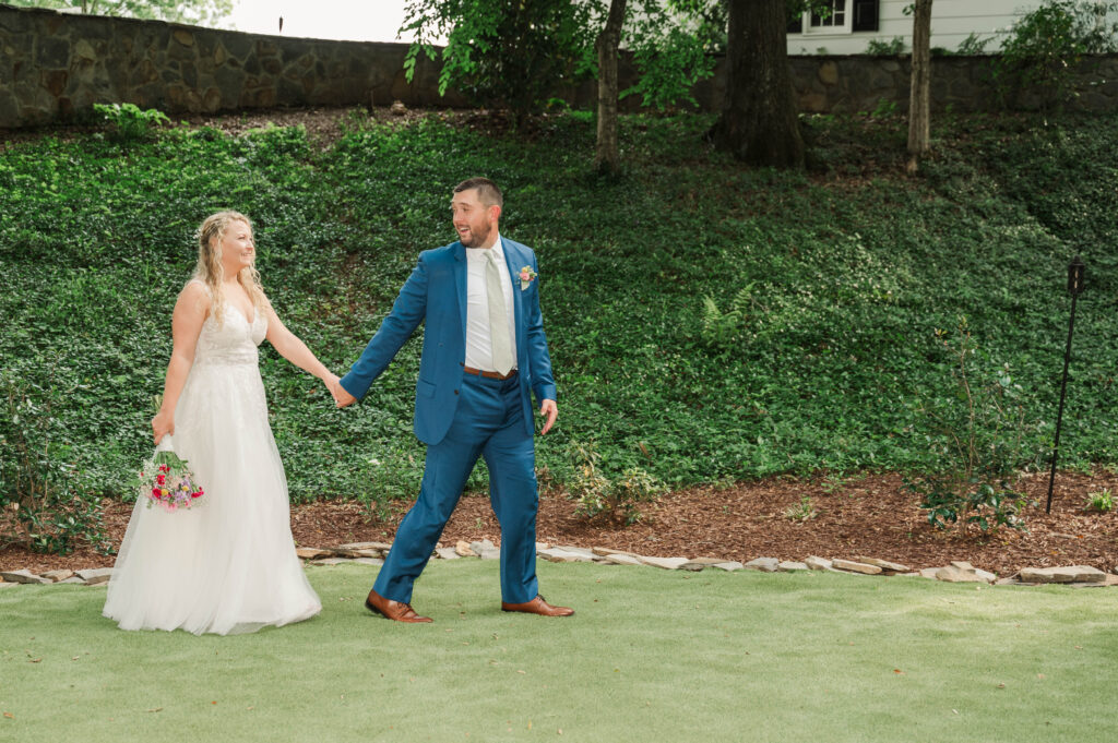 Bride and groom portraits at the historic Robertson Homestead 