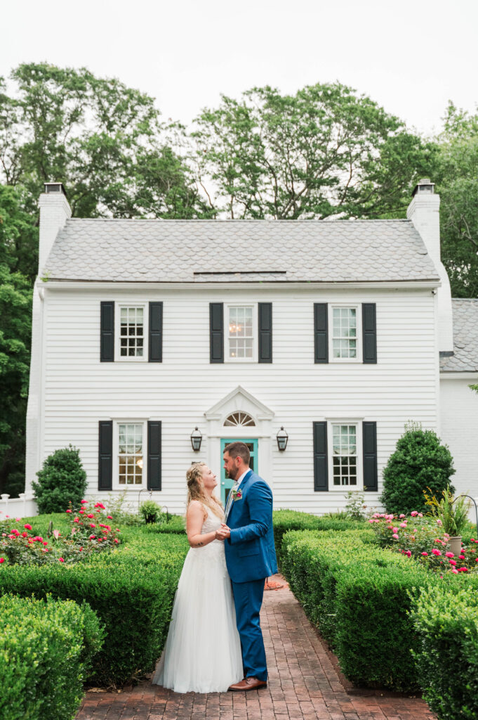 Bride & Groom Portraits The Historic Robertson Homestead