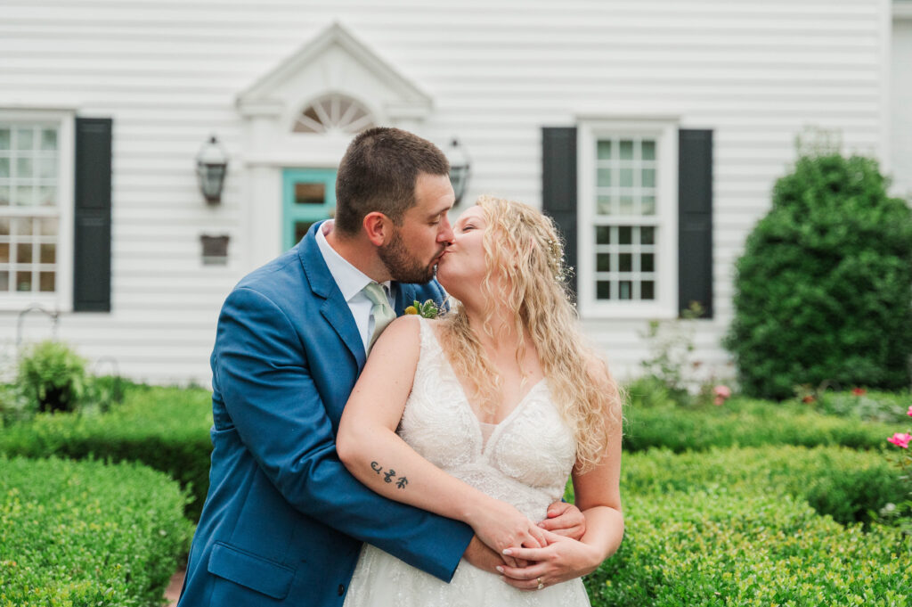 Bride & Groom Portraits The Historic Robertson Homestead