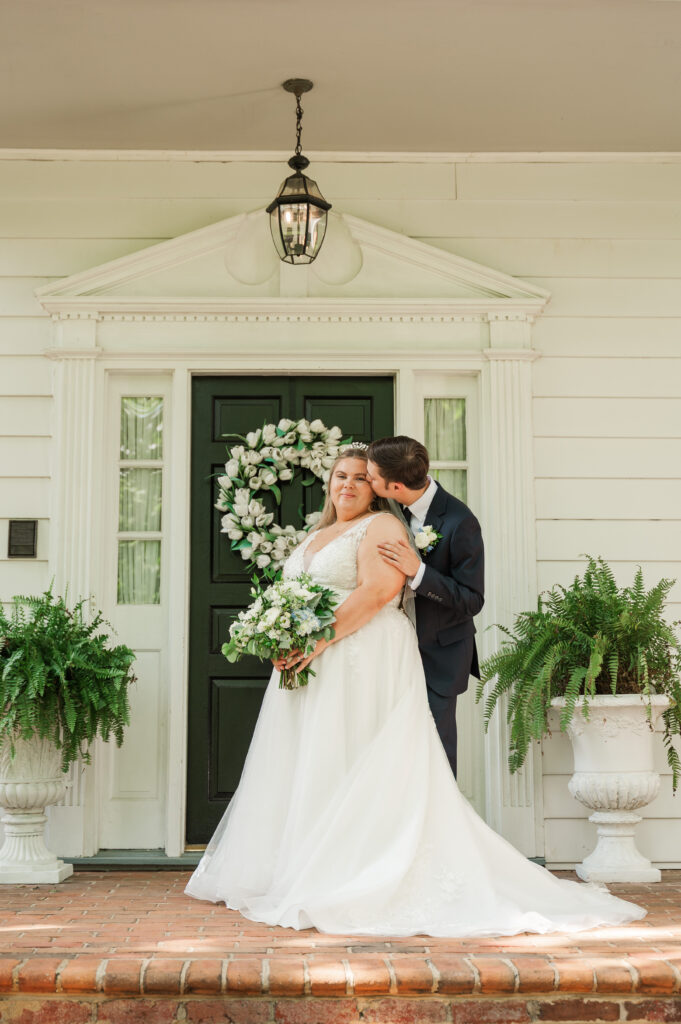 bride & groom portraits at Virginia Cliffe Inn
