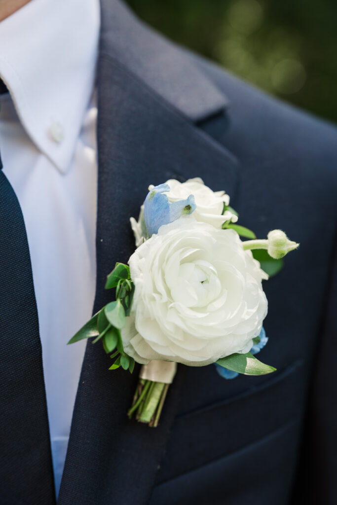 groom's boutinnerre