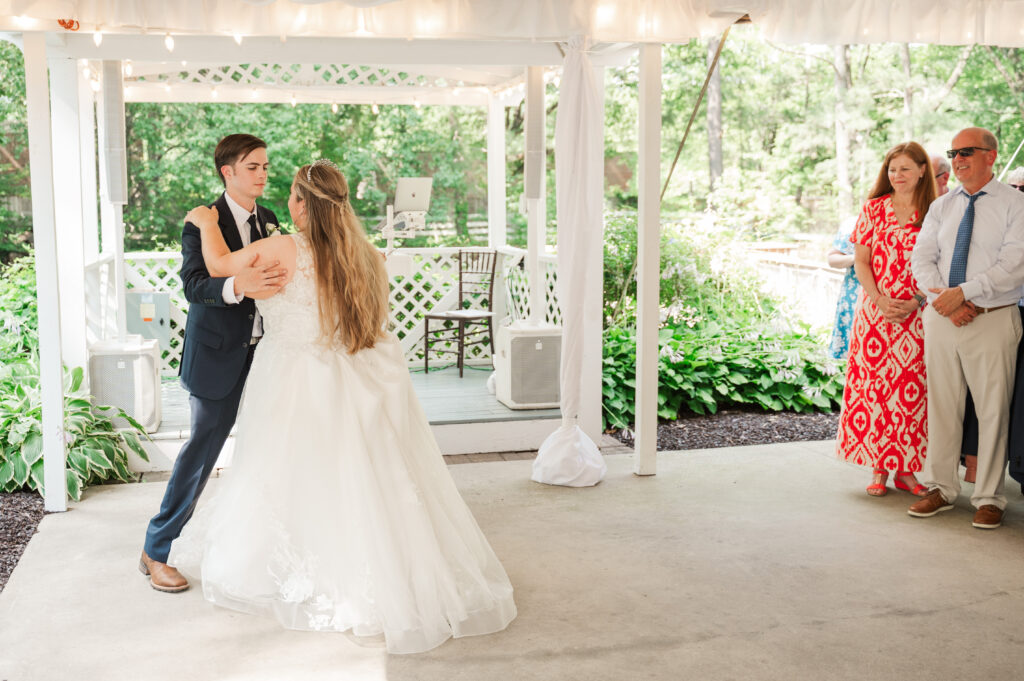bride and groom first dance