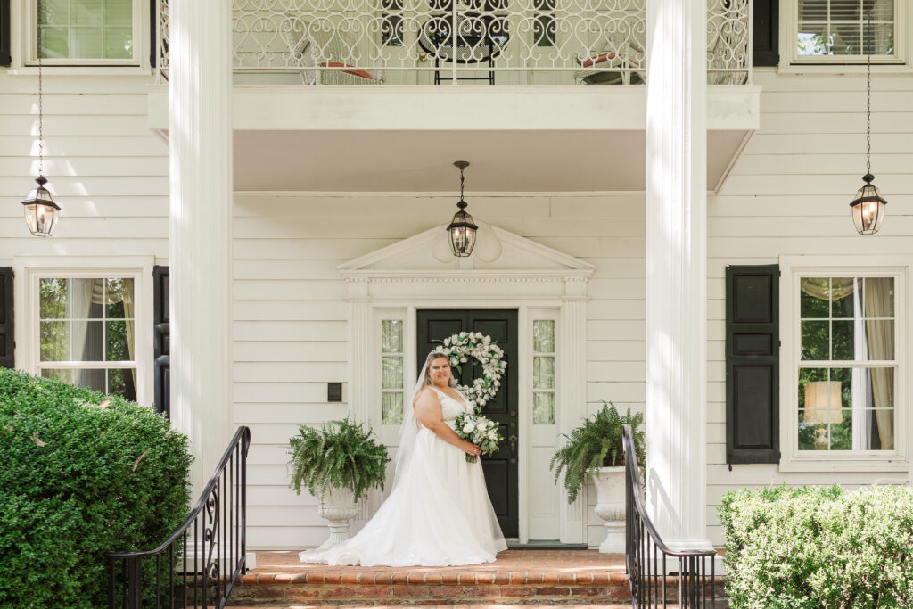 bridal portraits at Virginia Cliffe Inn