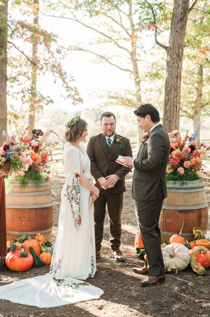 wedding ceremony at Knight's Gambit Vineyard