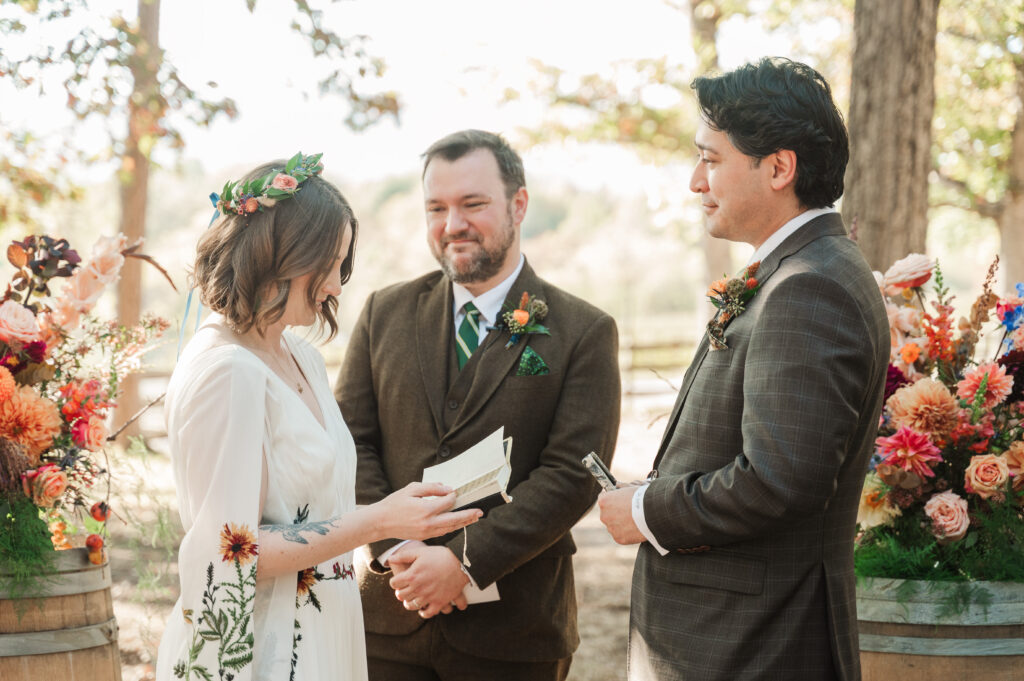 wedding ceremony at Knight's Gambit Vineyard