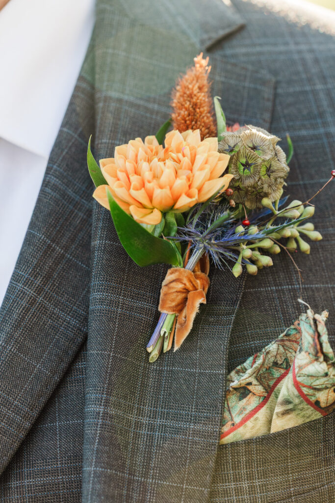 groom's boutonniere