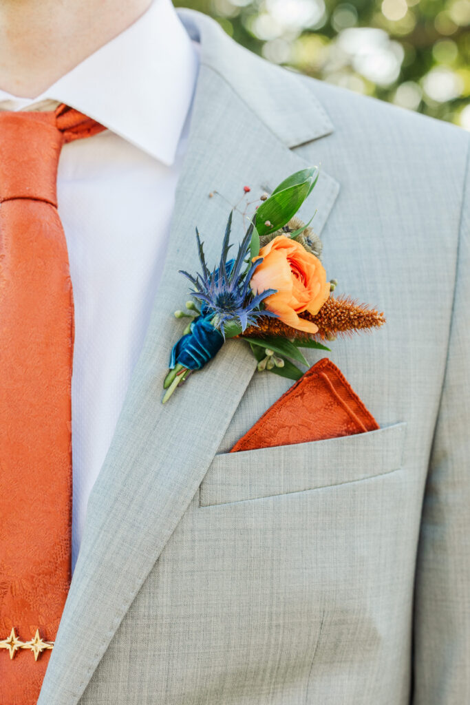 groomsman's boutonniere