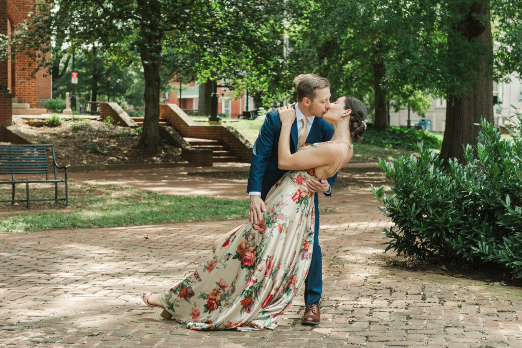 sarah-and-nicholas-elopement-portrait-charlottesville-circuit-court