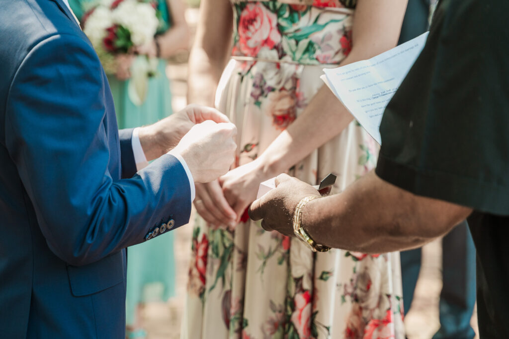 close-up-of-ring-exchange-during-charlottesville-courthouse-elopement