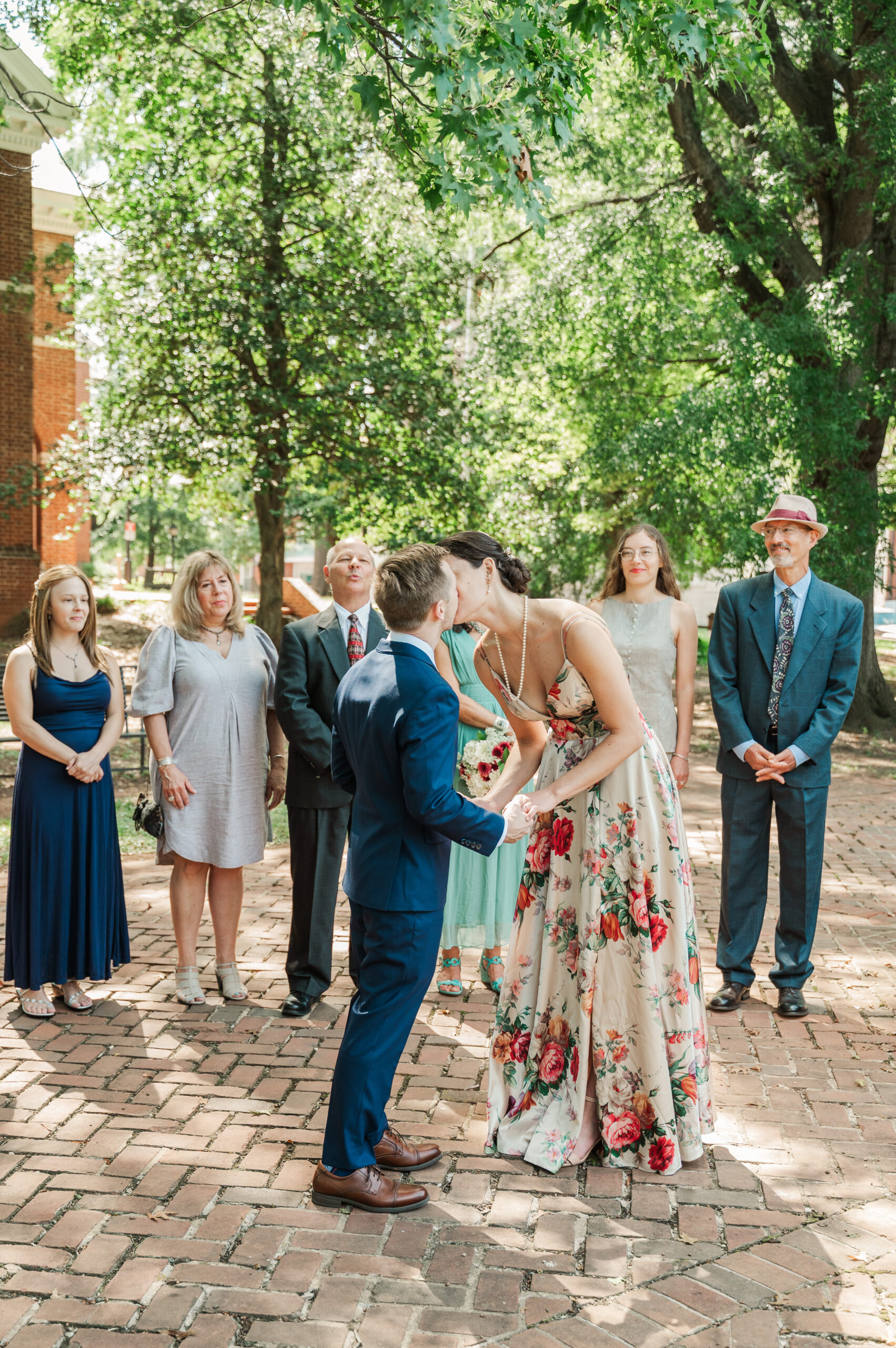 first-kiss-as-husband-and-wife-charlottesville-circuit-court-wedding