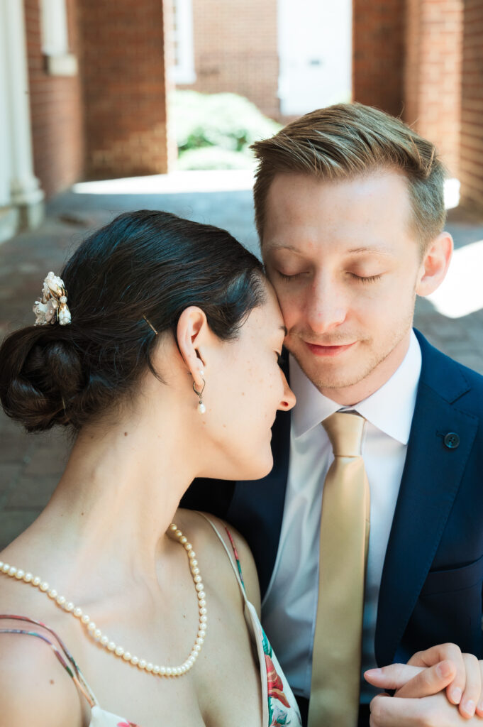 sarah-and-nicholas-elopement-portrait-charlottesville-circuit-court