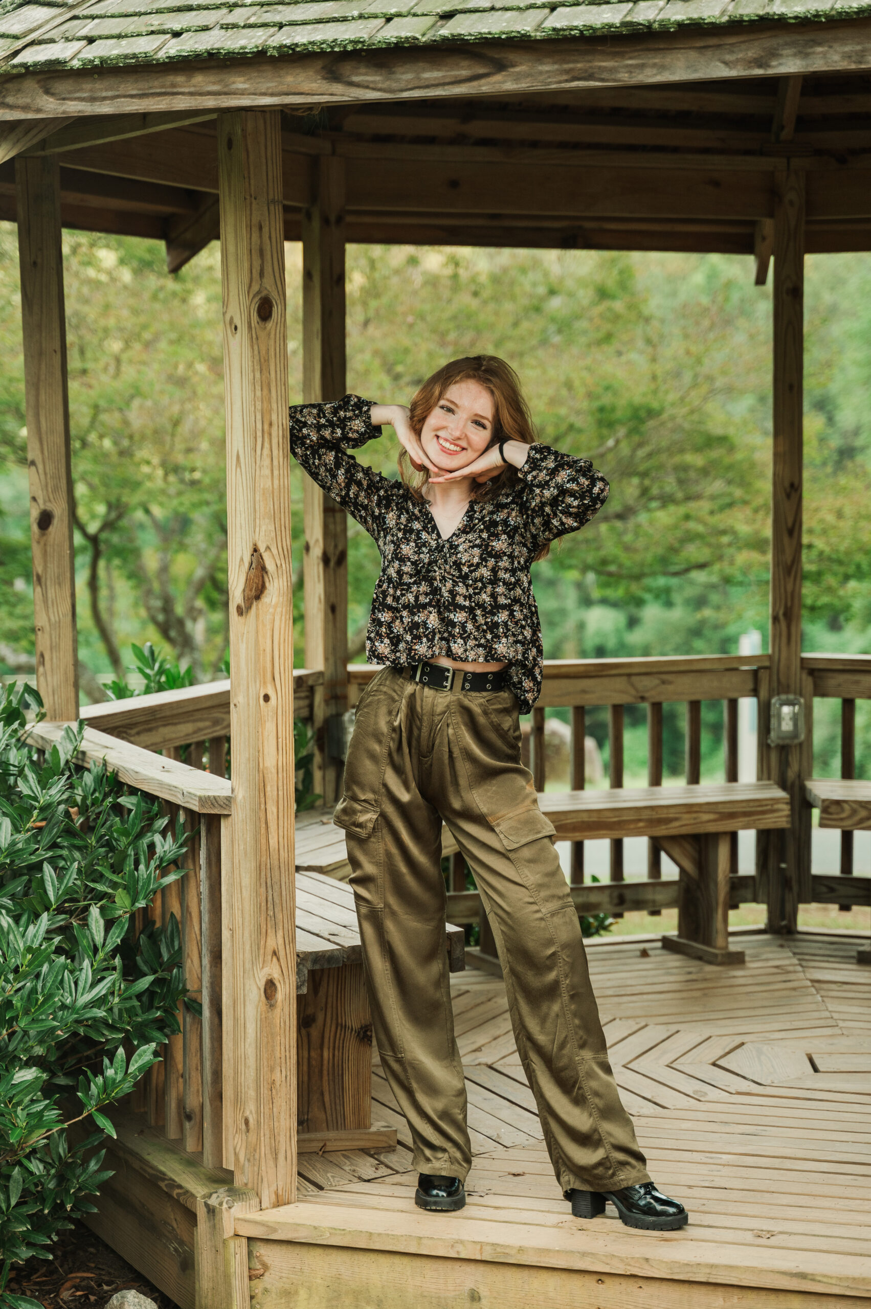 Raichyl having fun with posing while standing in the gazebo