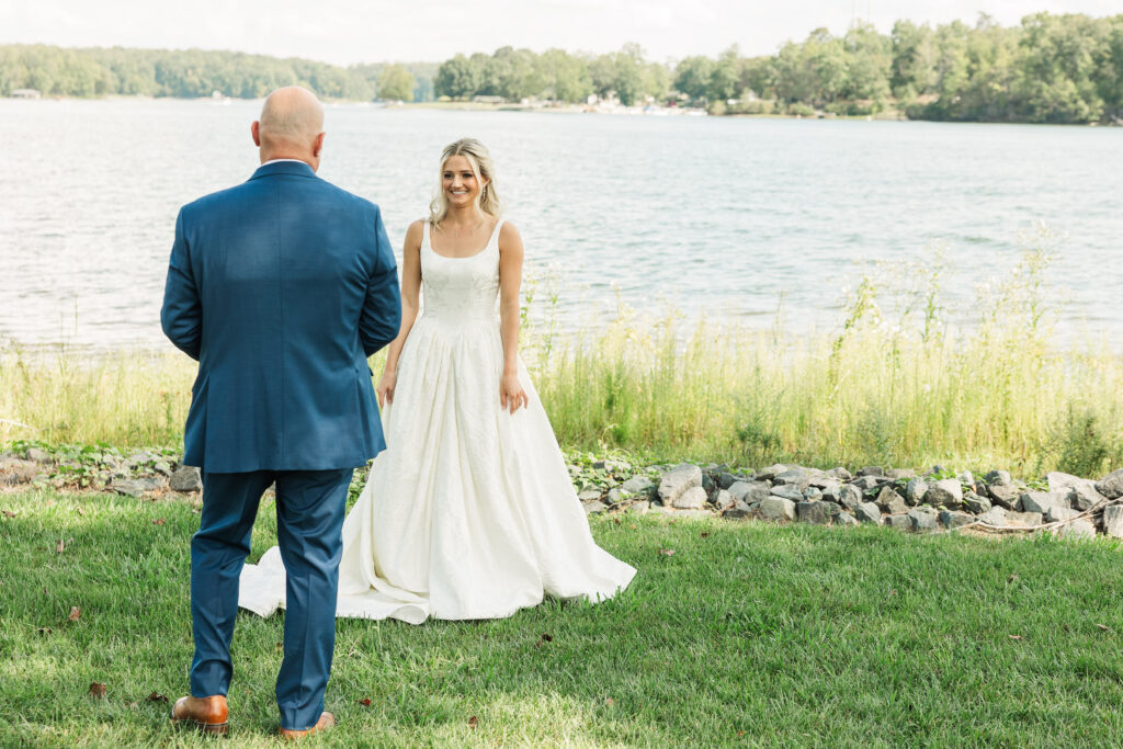 Jordan reacting to her dad seeing her at their first look