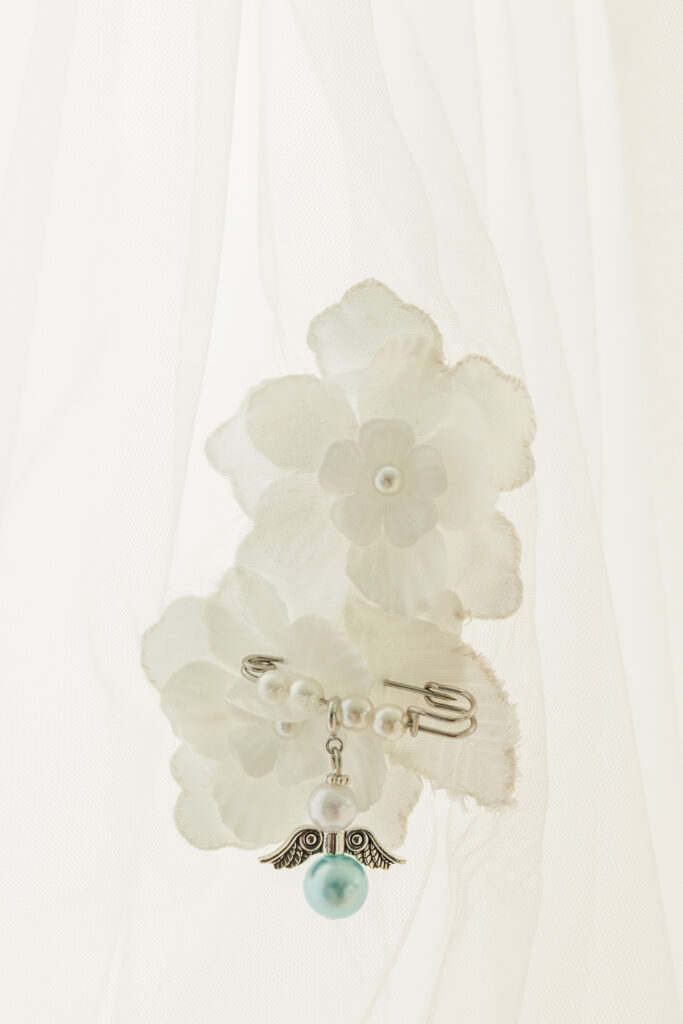 veil with sentimental pin